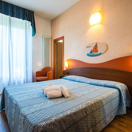Miramare Hotel Ristorante Convegni Чезенатико Экстерьер фото