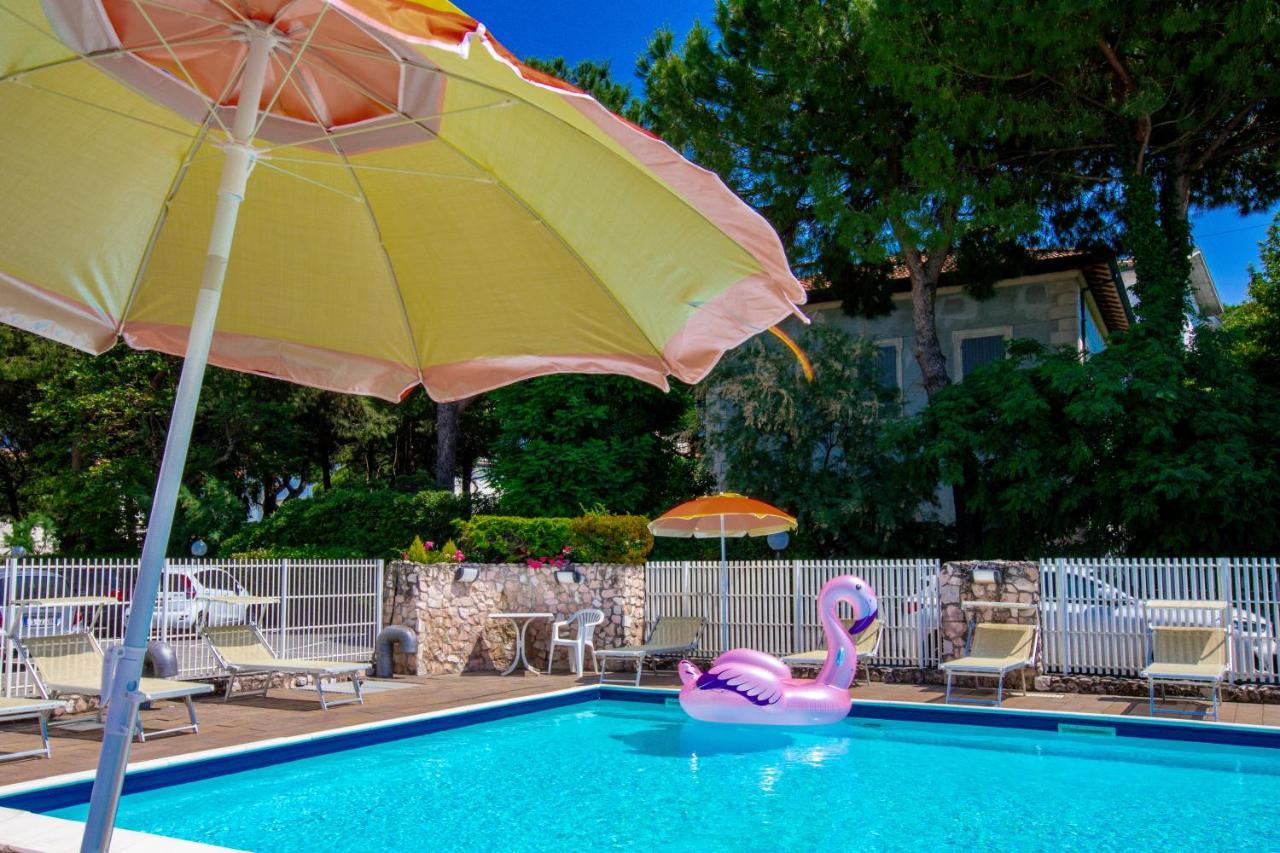 Miramare Hotel Ristorante Convegni Чезенатико Экстерьер фото